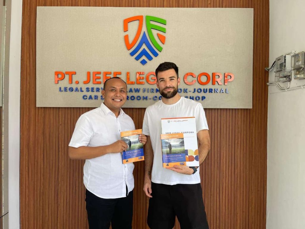 Penerbitan buku dengan kepala pelatih madura united